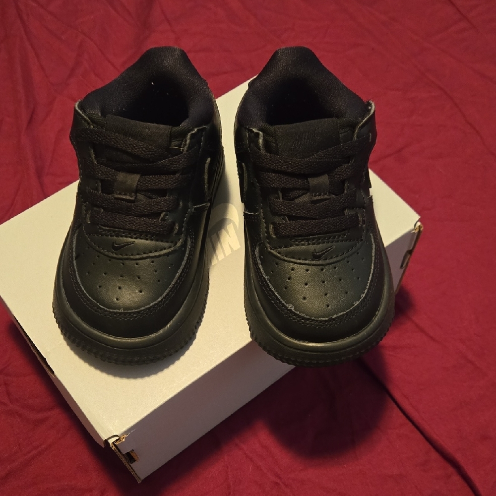 Black Airforce 1 Low Easy On Sneakers